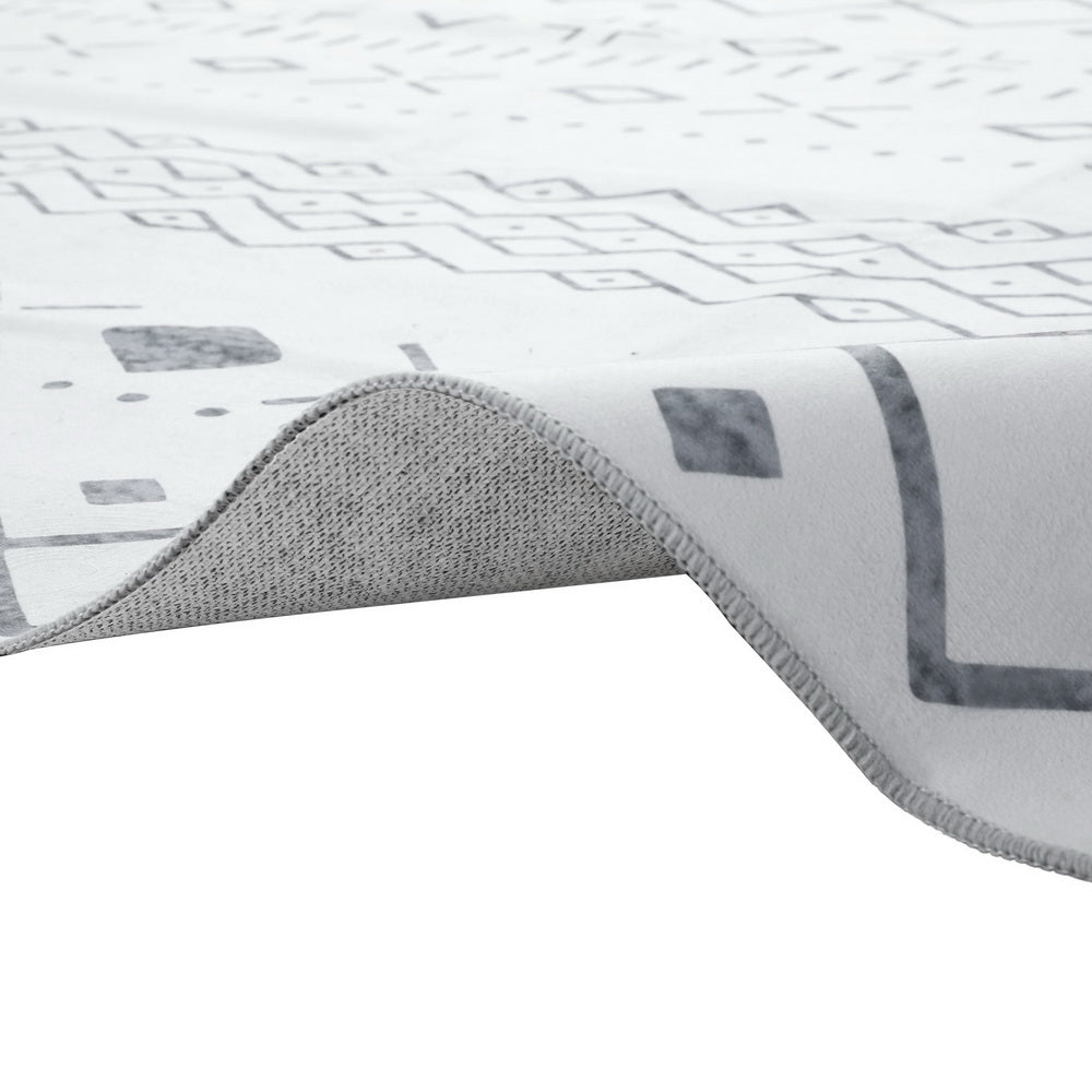 Elara Plush Area Rug – White – 120 × 160 cm