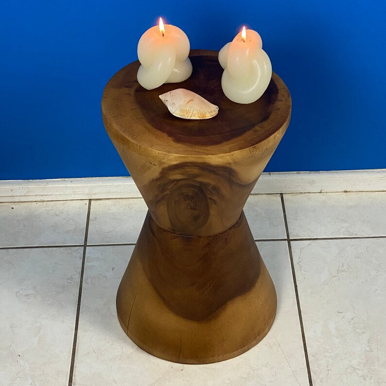 Callan Hourglass Side Table – Natural Wood – 46 cm