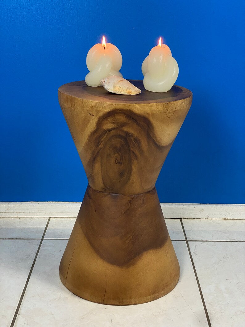 Callan Hourglass Side Table – Natural Wood – 46 cm