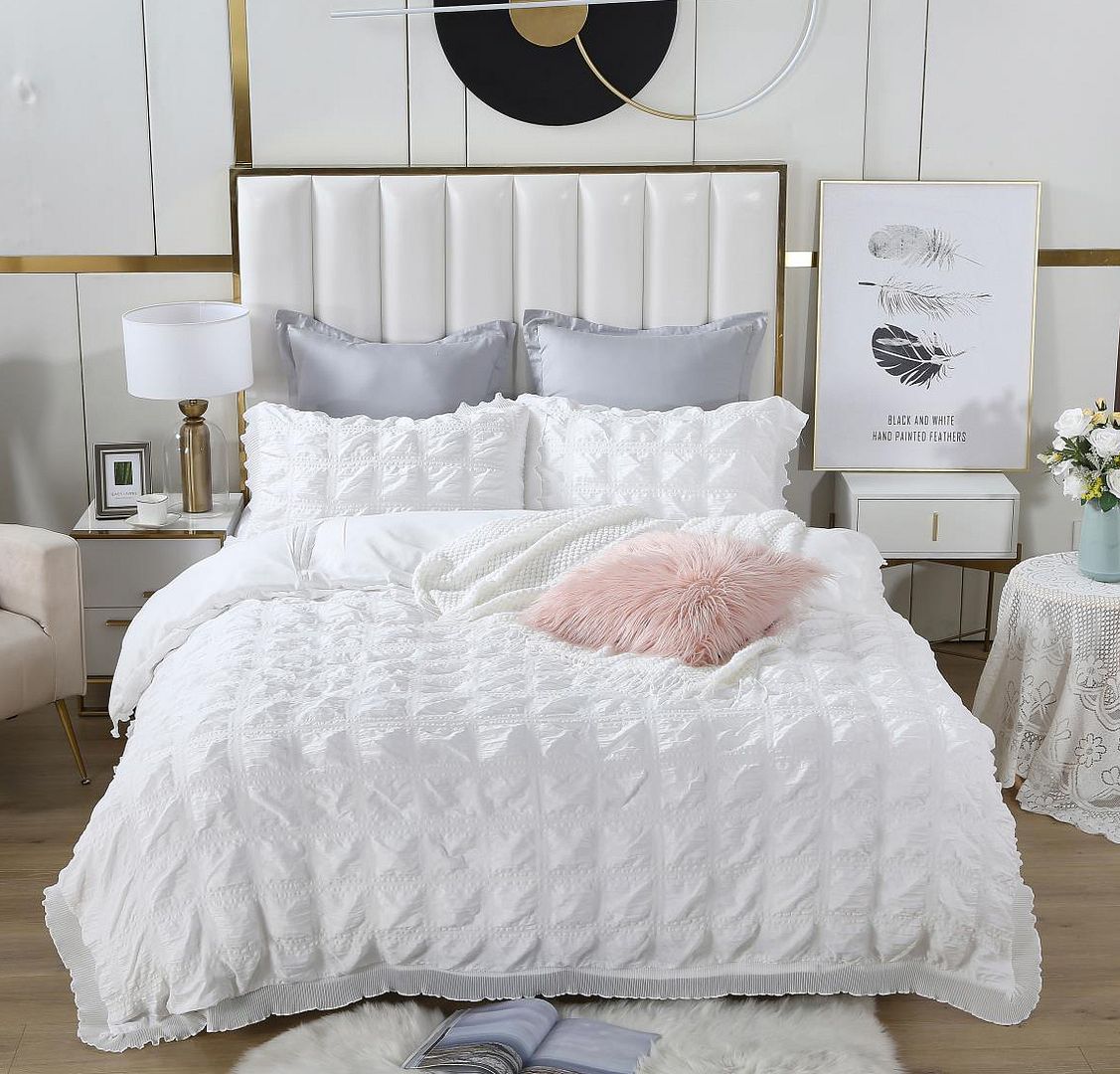 Ruffles Textured Jacquard white Duvet Quilt Cover Set – Super King