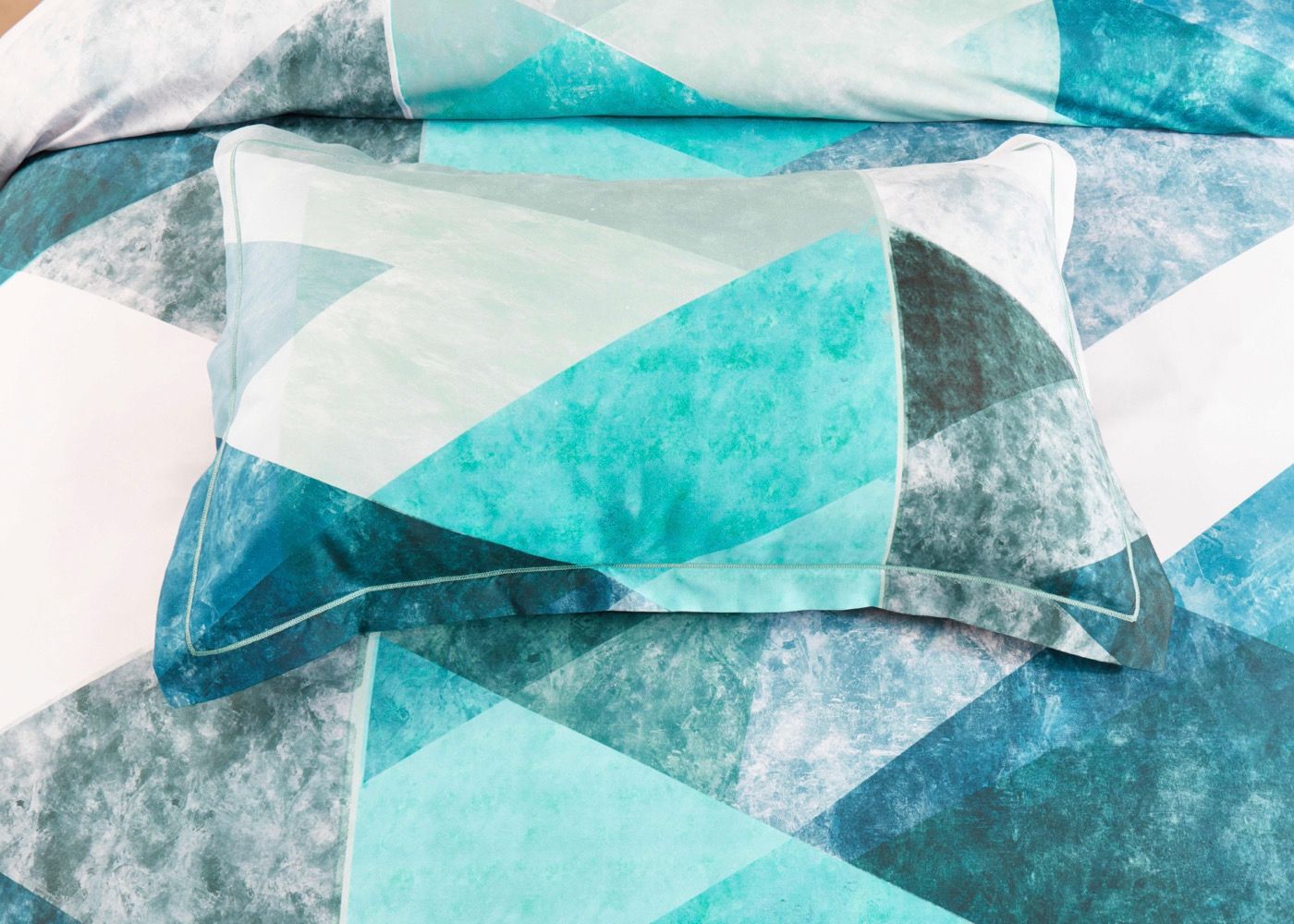 Takashi Quilt Cover Set – Multi – Queen