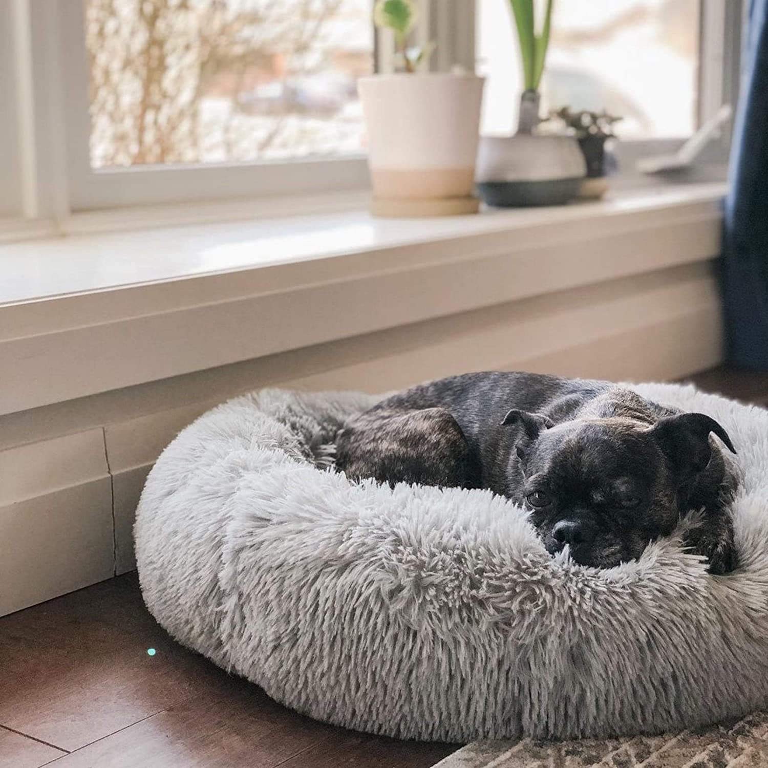 Serena Donut Faux Fur Pet Bed – Grey – Medium